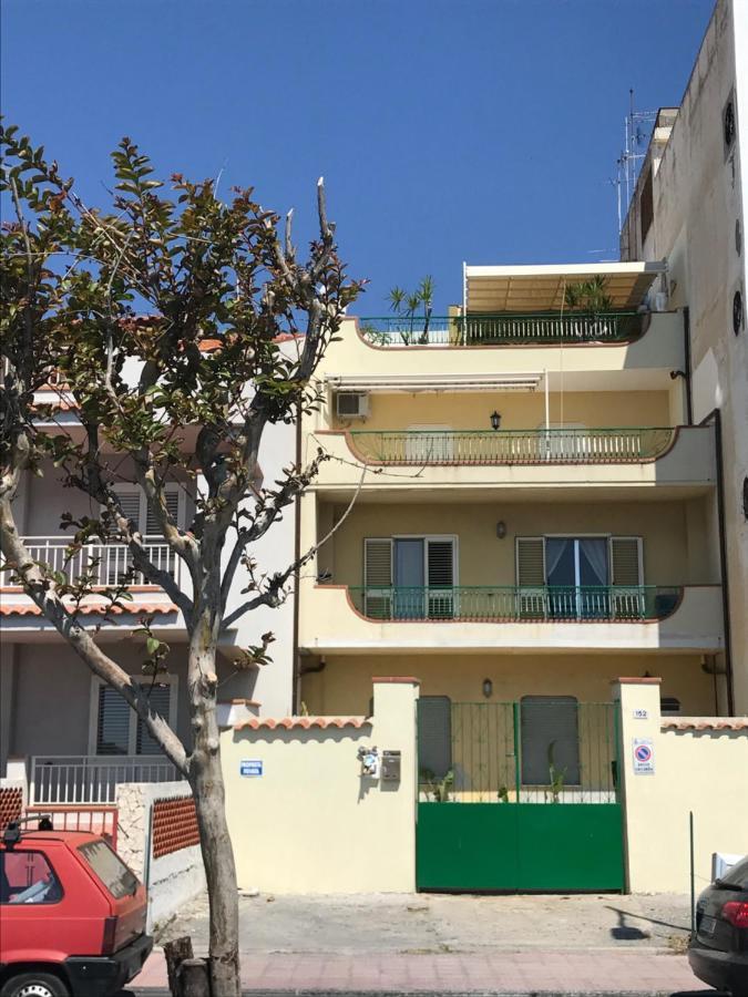 Attico Delle Pomelie Apartment Santa Teresa Di Riva Exterior foto
