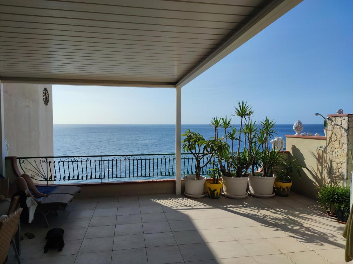 Attico Delle Pomelie Apartment Santa Teresa Di Riva Exterior foto